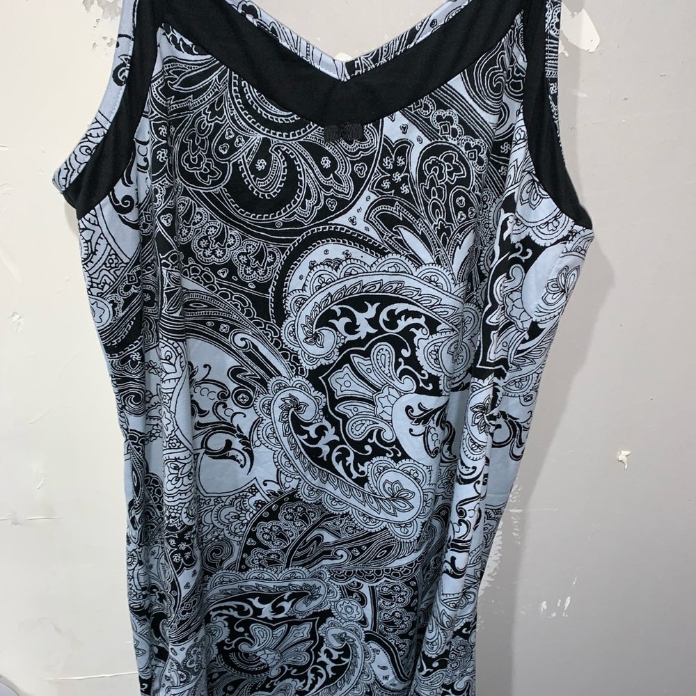 Black and white night gown